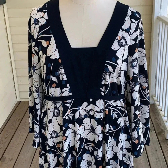 Eloquii Dress Plus 22W Blue Floral Whimsical Long Bell Sleeves 22 Novelty Print - Picture 5 of 14